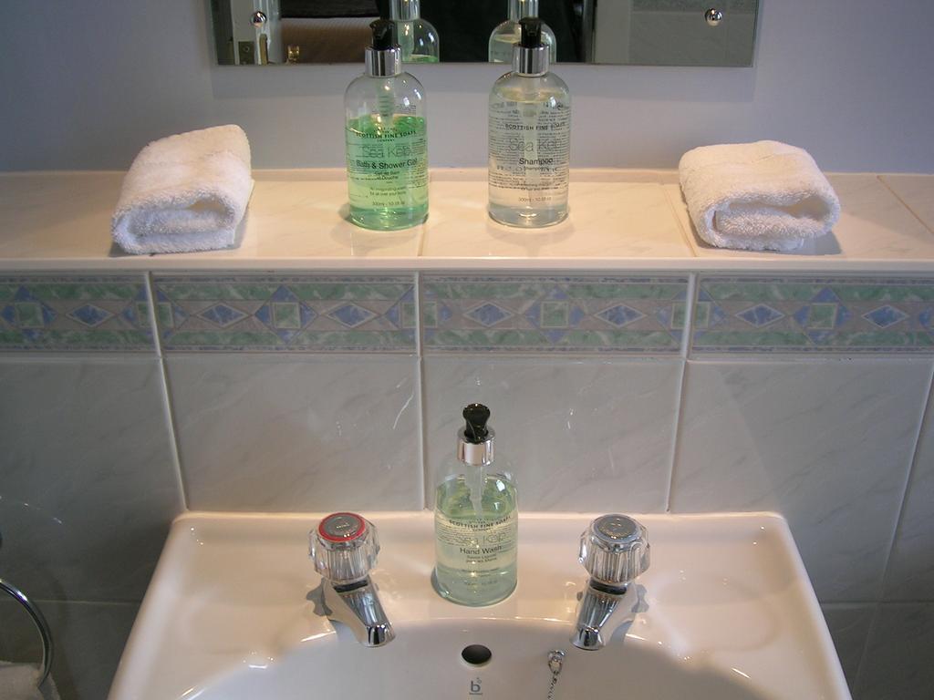 Achnacarry Guest House Perth Quarto foto